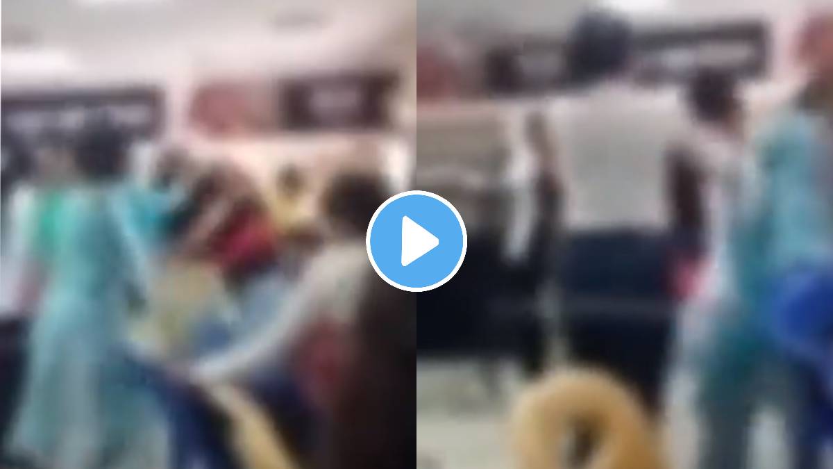 Girls fight in showroom, It is said that the fight was for same dress