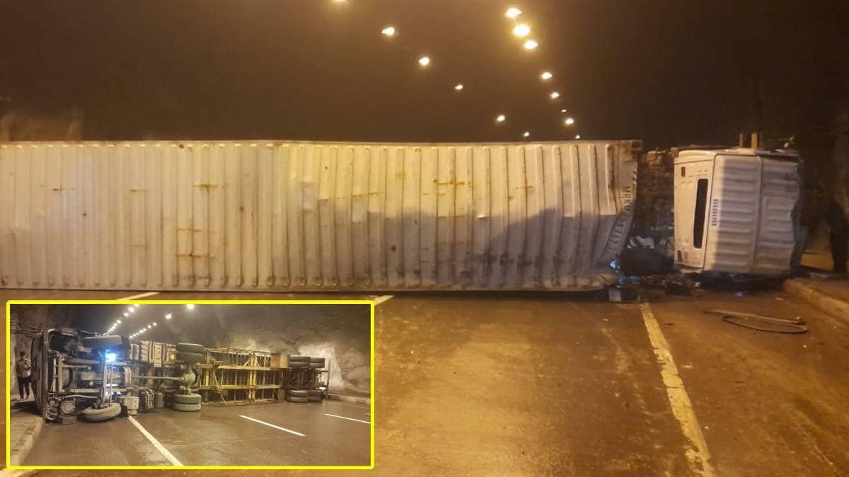 Trailer overturned in Khandala tunnel