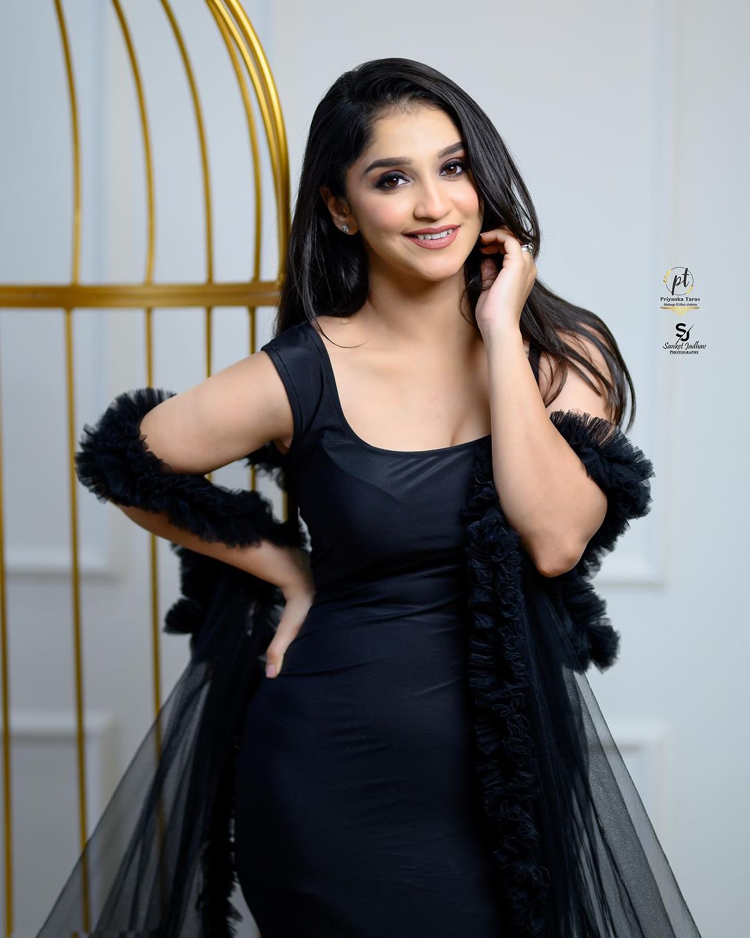 Shivani Sonar Glamorous Look