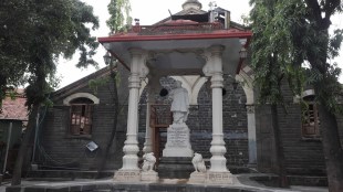 Lokmanya tilak statue in Mandai