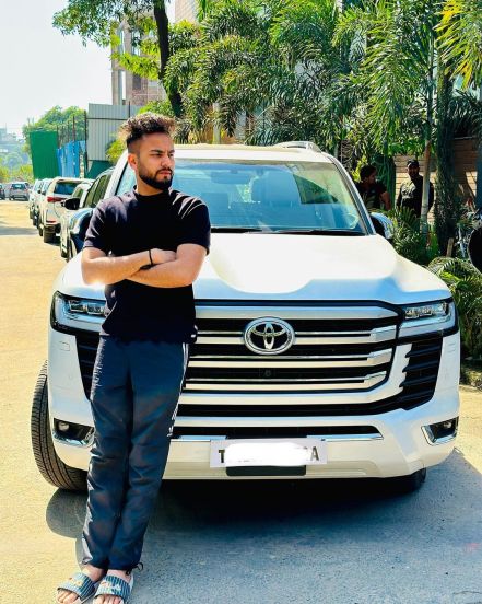 bigg-boss-ott-2-winner-wild-card-elvish-yadav