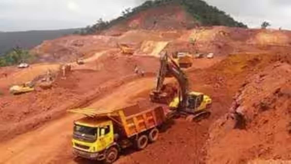 traffic licenses of mining lease holders suspended in nashik