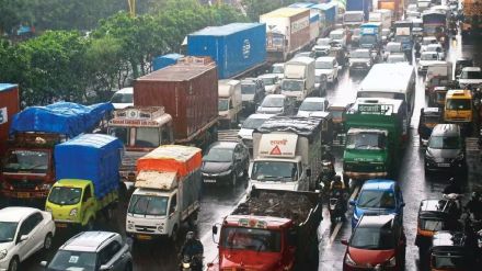 ghodbander road traffic