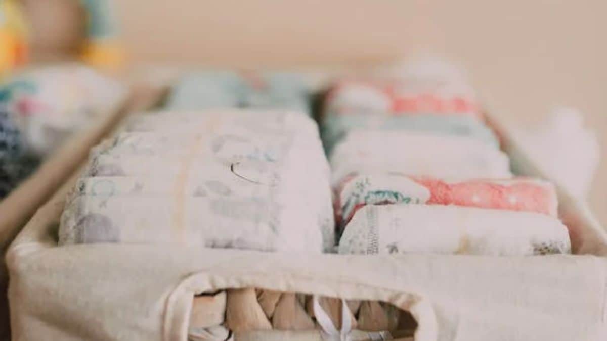 Diapers डायपरला एक्स्पायरी डेट असते का? लहान मुलांसाठी डायपर वापरताना