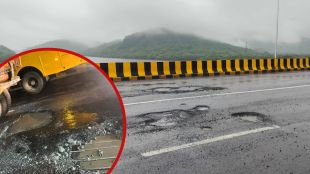 potholes on Versova bridge