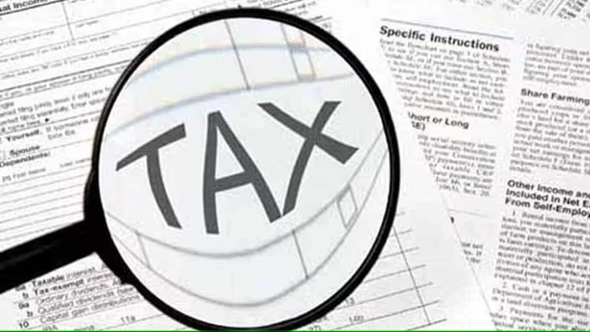 government lost rs 1 lakh crore revenue in fy21