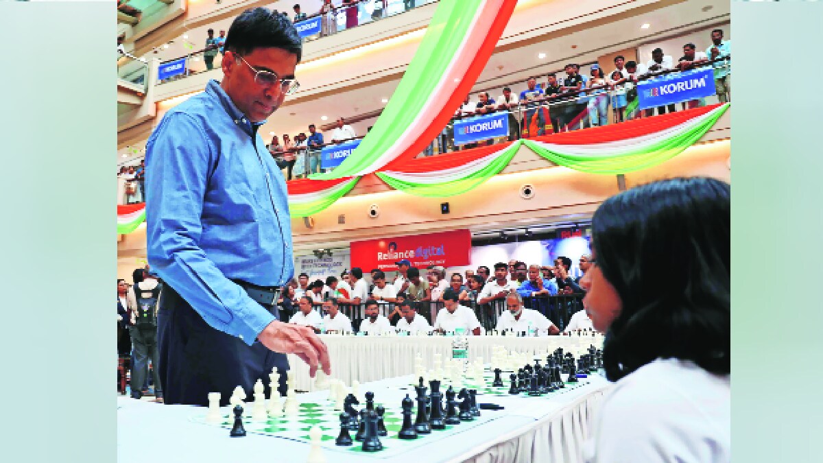 Vishwanathan Anand News  बुद्धिबळाचा सम्राट