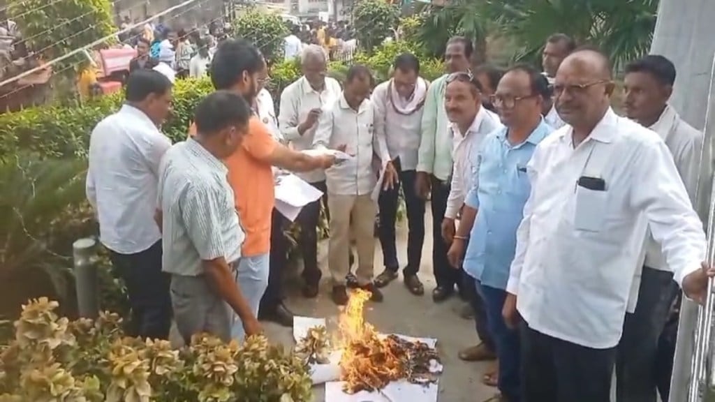 nagpur agreement burned in chandrapur, vidarbha state movement committee, vidarbha state movement committee
