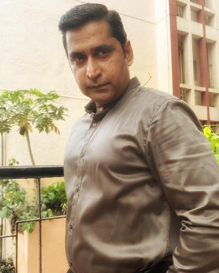 जेव्हा चिन्मय एनएसडीला गेला होता, तेव्हा मराठी मालिका क्षेत्र एवढं मोठं झालं नव्हतं. फक्त ‘आभाळमाया’ मालिका सुरू झाली होती. त्यामुळे त्याने ‘आभाळमाया’ मालिका कधी पाहिलीच नाही, असं सांगितलं.