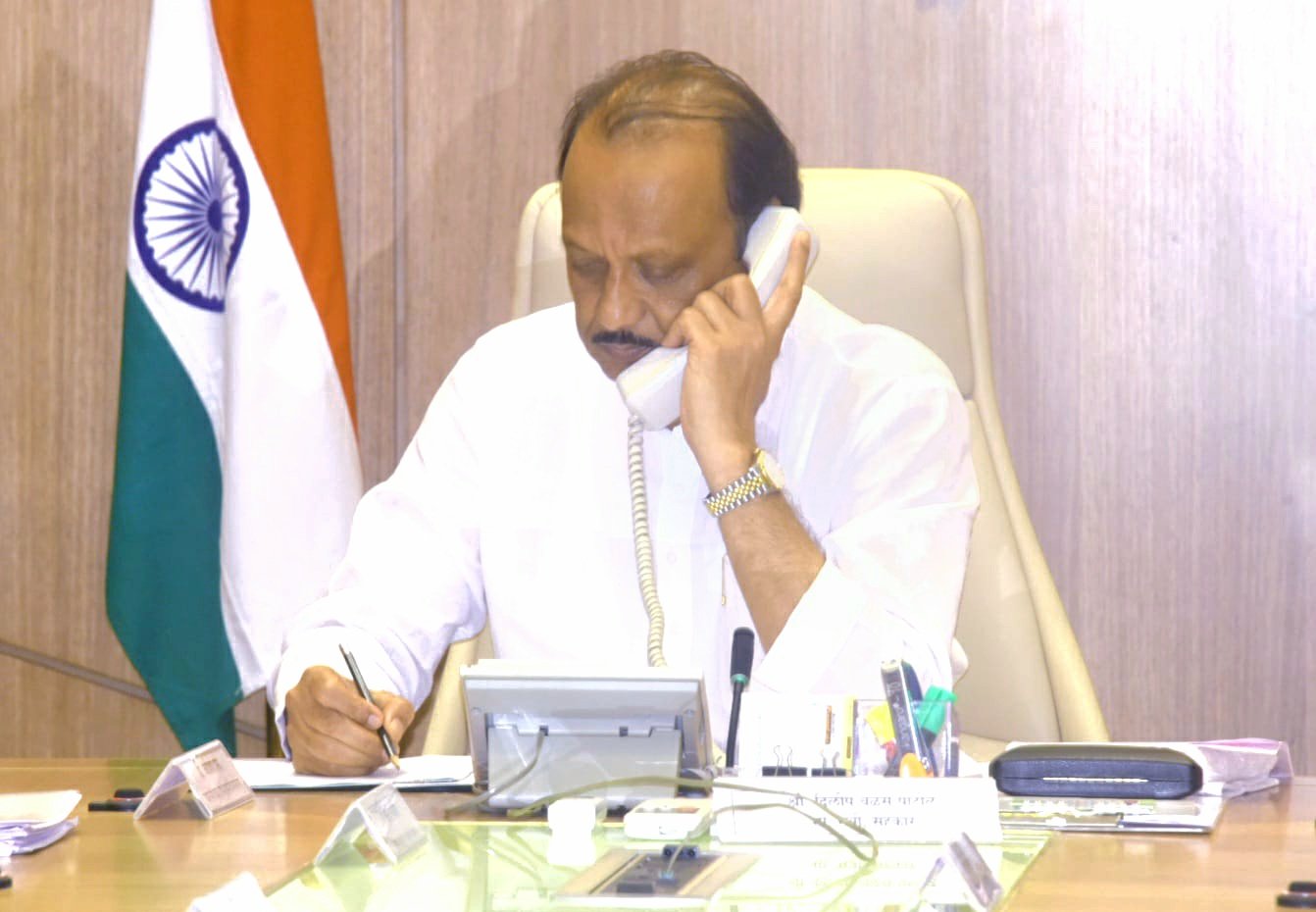 त्यामुळे मी अमित शाहांच्या कार्यालयाला हे कळवलं होतं की, अमित शाहांचा दौरा असला, तरी तिथे मी नाही. माझा आधीच दौरा ठरला आहे - अजित पवार