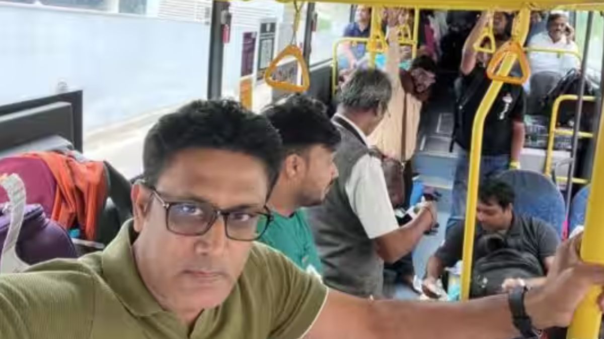 Anil Kumble takes BMTC bus from Bengaluru airport amid transport strike; netizens praise his simplicity