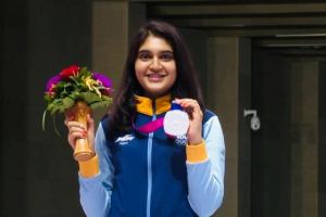नवव्या वर्षी उचलली बंदूक, १३ व्या वर्षी नॅशनल चॅम्पियन, Asian Games मध्ये ४ पदकं जिंकून वडिलांच्या कष्टाचं चीज केलं Esha Singh Shooting