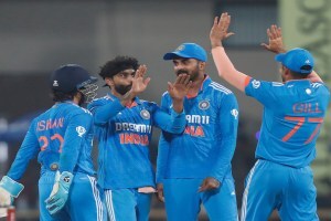 World Cup 2023: टीम इंडियाला मोठा धक्का! वर्ल्डकप २०२३ मधून ‘हा’ खेळाडू होऊ शकतो बाहेर, BCCIने दिले संकेत World Cup 2023: Big blow to Team India from World Cup 2023 Akshar Patel may be out BCCI hints