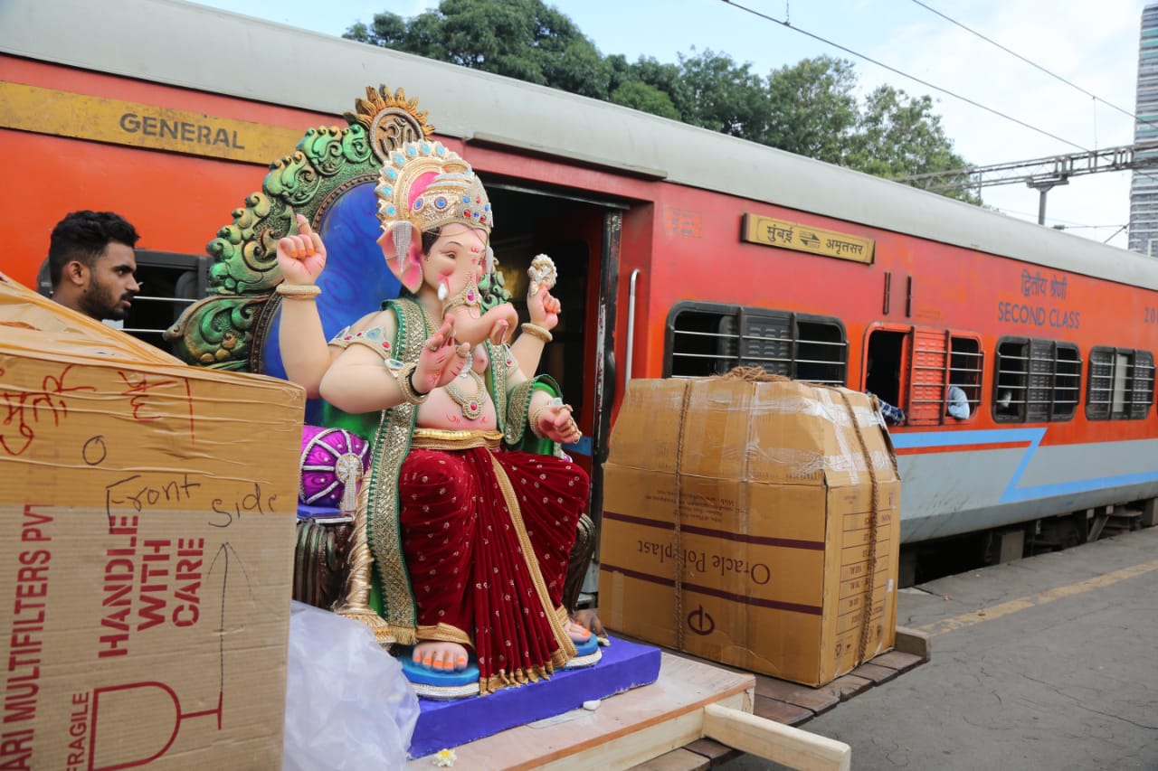 Ganpati Bappa Train Travel To Delhi