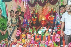 Gauri Avahana 2023 सोलापूर : मुस्लीम कुटुंबीयांच्या घरी गौरीचा पाहुणचार Gauri Avahana 2023 Date Time Puja Vidhi