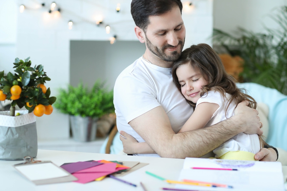 वडिलांच्या या पाच सवयींमुळे मुलं शिकतात इतरांची काळजी कशी घ्यावी? मुलांना संस्कार देताना या गोष्टी ठेवा लक्षात | How to become A Careing Dad or parenting tips for Father