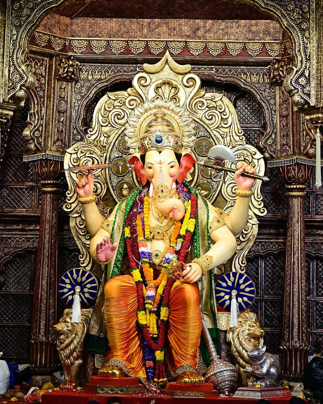 Lalbaugcha Raja 2023 Celebrity Visit Photos
