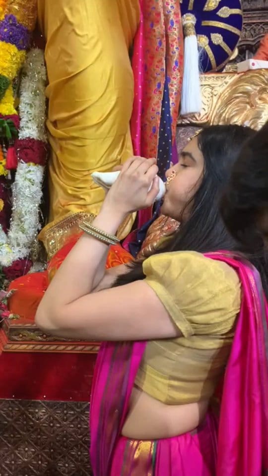 Lalbaugcha Raja 2023 Celebrity Visit Photos