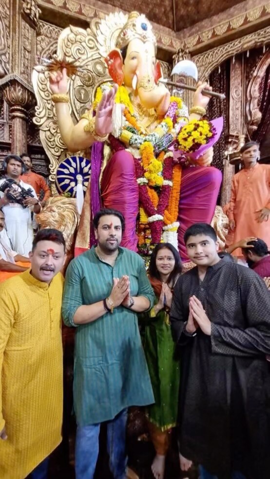 Lalbaugcha Raja 2023 Celebrity Visit Photos