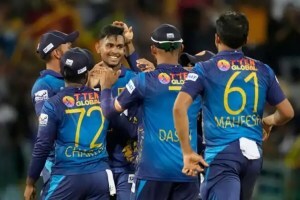 Asia Cup 2023: आशिया चषक फायनलआधी श्रीलंकेला मोठा धक्का! ‘हा’अष्टपैलू खेळाडू दुखापतीमुळे संघातून पडू शकतो बाहेर Asia Cup 2023: Shock to Sri Lanka before the final against India Mahesh Theekshana may be out due to injury