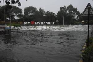 Nagpur Rain Flood , heavy rain, night, Nagpur city, ambazari lake overflow, many houses flooded