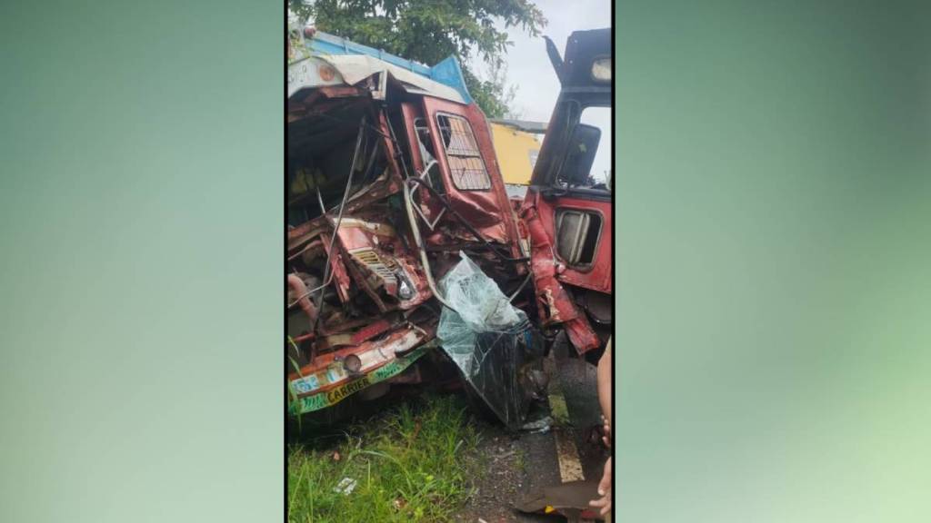 Bus accident at Wada