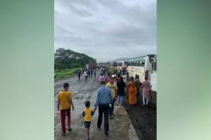 पनवेल : मुंबई गोवा महामार्गावर वडखळ येथे वाहतूक कोंडी Traffic jam at Wadkhal