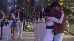 Who is deepti devi romanced with Swapnil Joshi on London Bridge
