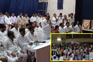 सांगली : शिक्षक बॅंकेच्या सभेत अंडीफेक, गदारोळ Eggs thrown Meeting Teachers Bank