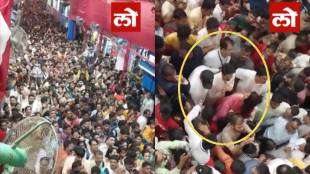ayushman khurana gets stuck in massive crowd at Lalbaugcha Raja
