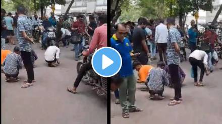 Crowd of people to pick up diamonds lying on the street in the market