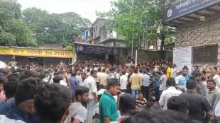 women policemen got molested in procession