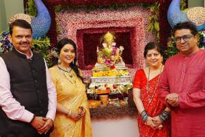 उपमुख्यमंत्री देवेंद्र फडणवीस राज ठाकरेंच्या भेटीला, गणरायाच्या दर्शनानंतर राजकीय चर्चा? Devendra Fadnavis Meet Raj Thackeray