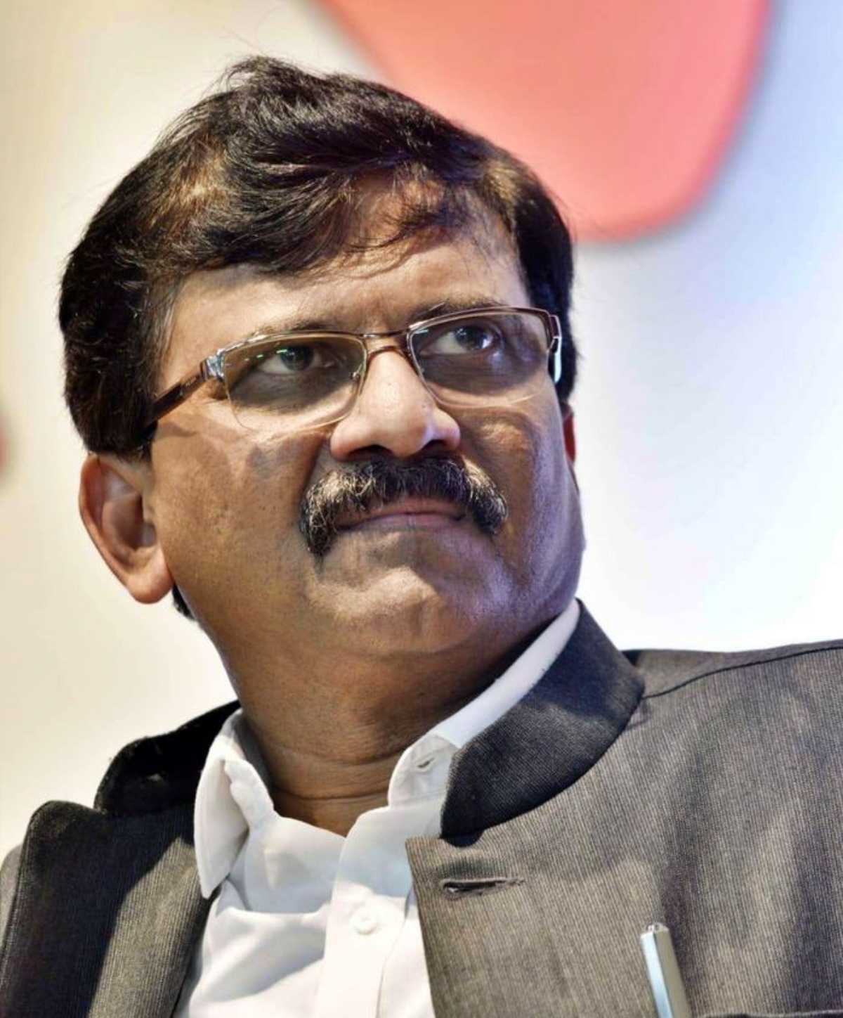 महिलांसाठी सरसकट ३३ टक्के मतदारसंघ राखीव करण्यापेक्षा राजकीय पक्षांवर ३३ टक्के महिला निवडून आणण्याची जबाबदारी टाकावी, बंधन टाकावं अशी बाळासाहेब ठाकरेंची भूमिका होती - संजय राऊत
