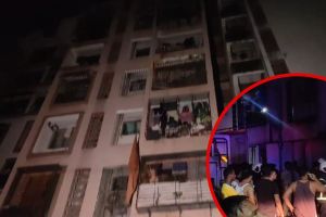 कुर्ल्यात एसआरए इमारतीला भीषण आग, ३९जण घुसमटले Severe-fire-at-SRA-building
