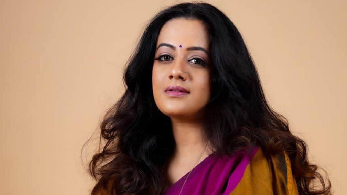 Actress Spruha Joshi Photos