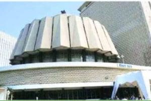 विधानपरिषदेतील सेना आमदारांविरोधातील याचिका सुनावणीत संदिग्धता; ठाकरे गटाकडून सर्वोच्च न्यायालयात धाव घेण्याचा इशारा thackeray group express doubt on disqualification petitions hearing