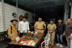 Police raid hookah parlor Gokulpeth
