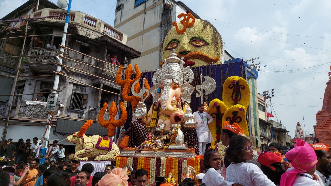 Pune-five-Manache-Ganpati-immersion-procession