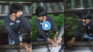 Stunts In Mumbai Local Train Video Viral