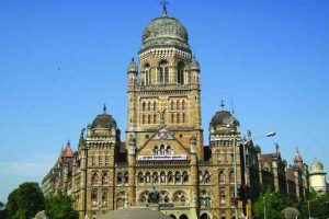 मुंबई : महानगरपालिकेच्या अमृत कलश यात्रेला नागरिकांचा उत्स्फूर्त प्रतिसाद Amrit Kalash Yatra