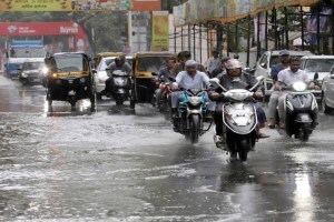 pune heavy rain, rainwater accumulated on the roads in pune, pune street lights off due to rain