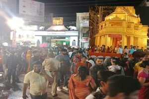 nashik ganeshotsav 2023, nashik crowd to see ganesh mandal scenes, nashik ganesh mandals
