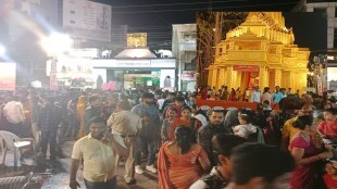 nashik ganeshotsav 2023, nashik crowd to see ganesh mandal scenes, nashik ganesh mandals