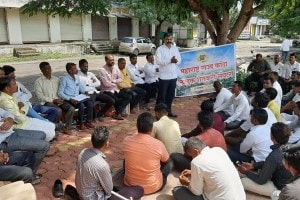 nafed onion purchase, onion farmers nashik, onion traders nashik, demands of onion farmers, 6000 per quintal onion, buffer stock of onions