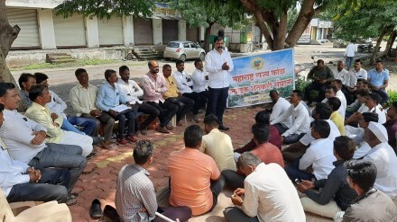 nafed onion purchase, onion farmers nashik, onion traders nashik, demands of onion farmers, 6000 per quintal onion, buffer stock of onions