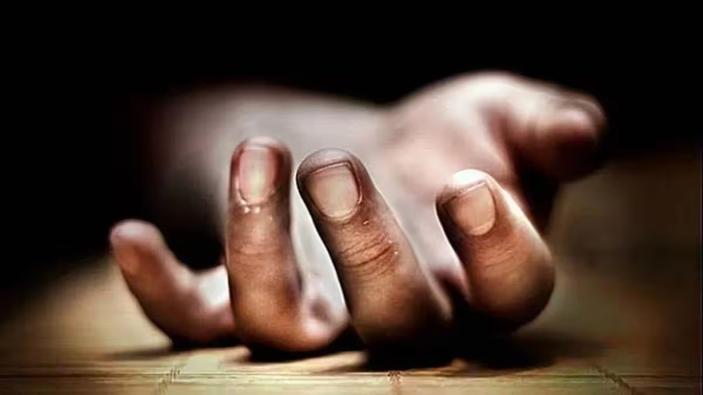 dead , commits suicide due to torturei in solapur