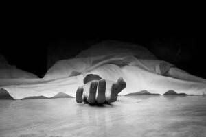 farmer dies head injury snakebite sinnar nashik