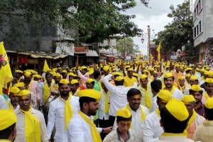 धनगर समाजाचा अनुसूचित जमातीमध्ये समावेश करा; तुळजापुरात विराट मोर्चा व रास्ता रोको dhangar community protest