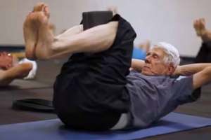 आरोग्य वार्ता : वयाच्या ६० व्या वर्षी किती व्यायाम करावा? exercise at the age of 60